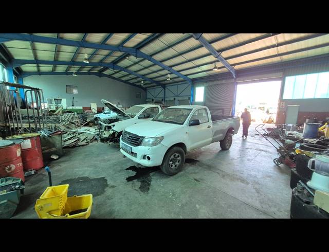 1,900M² FACTORY TO LET IN MOREHILL